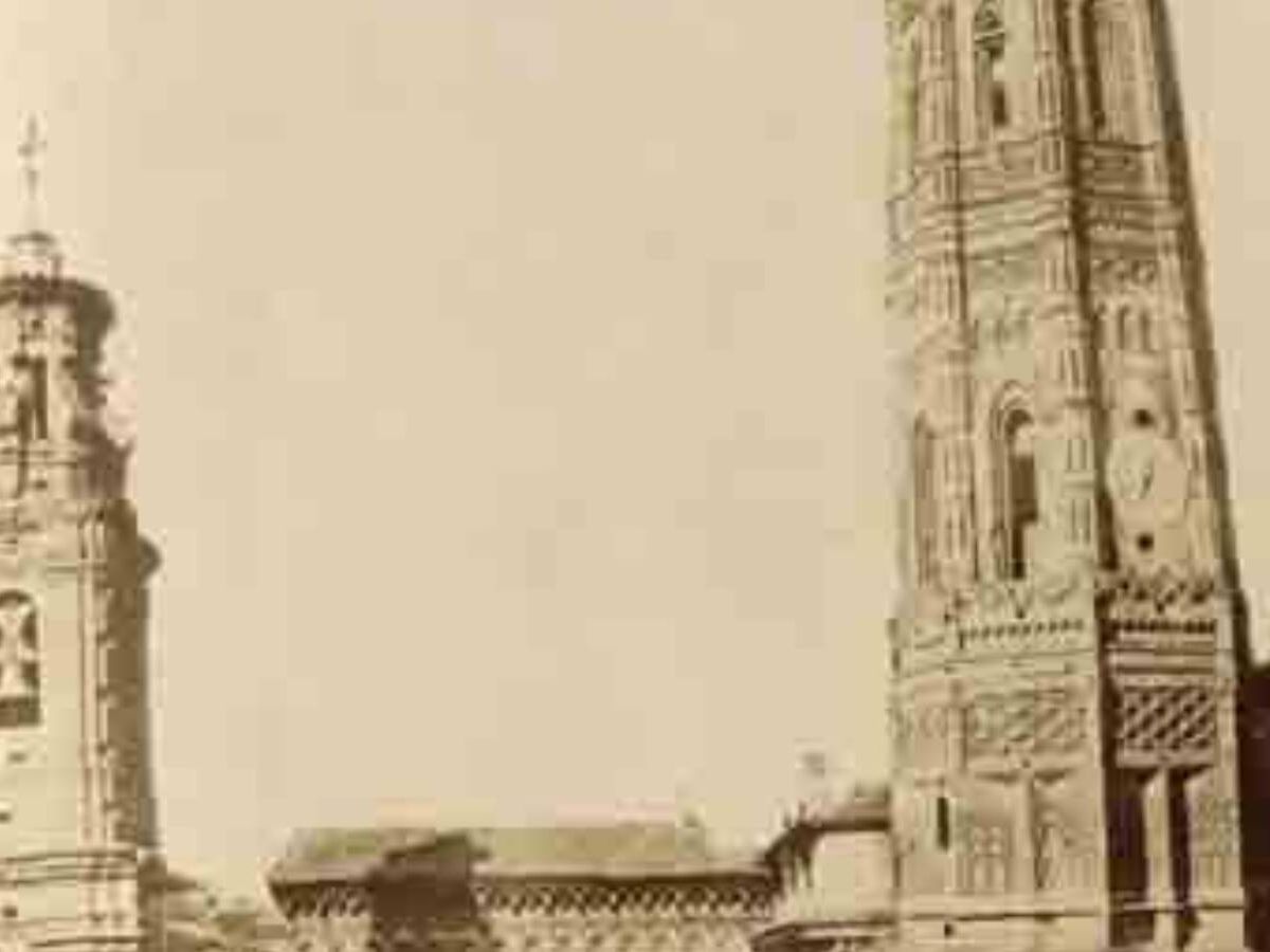 Foto: Una imagen antigua de la Torre Nueva antes de su derribo. (Turismo de Zaragoza)