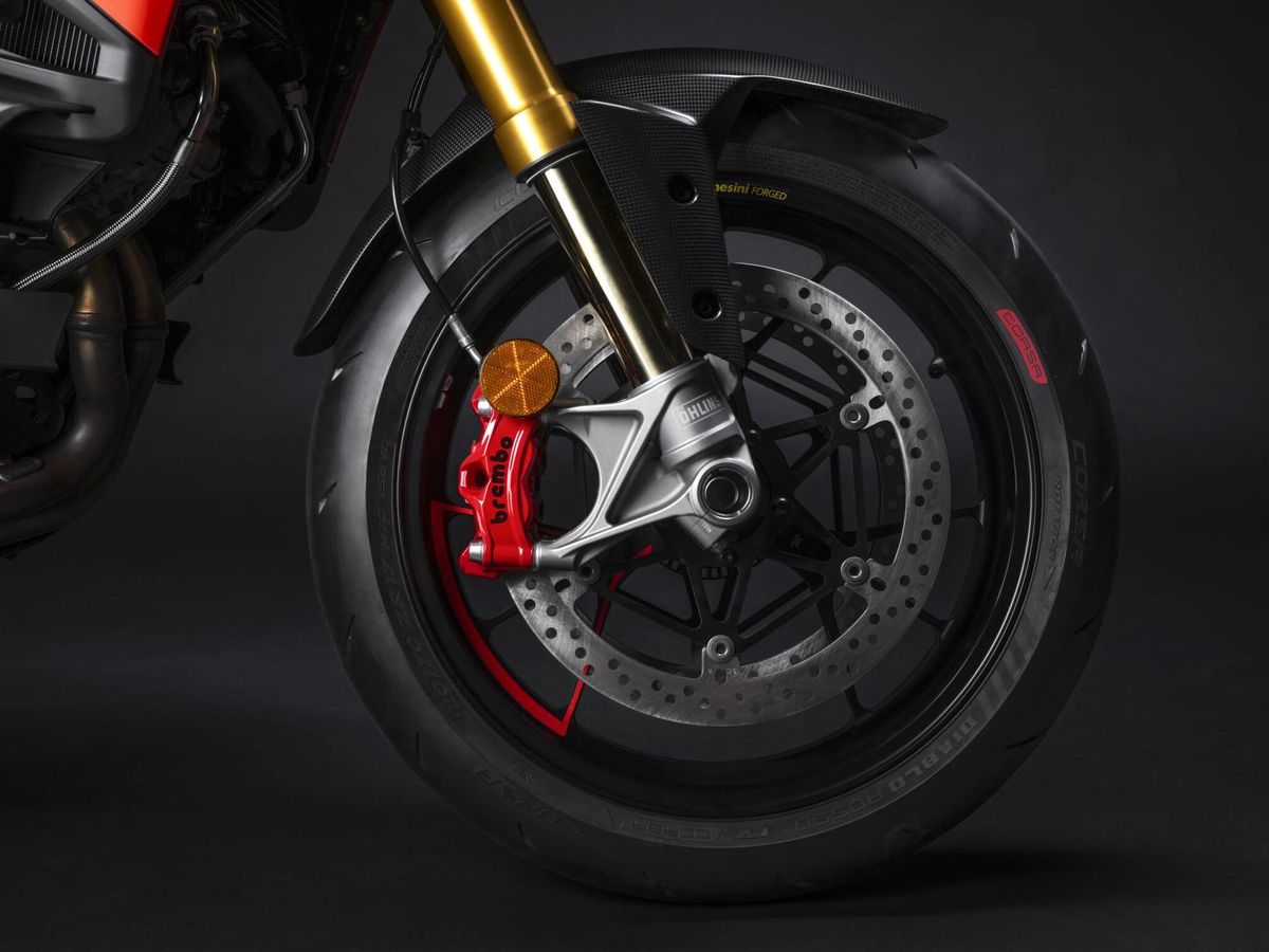 Foto: Detalle de la rueda y el disco delantero de la Multistrada V4 RS. (Ducati)