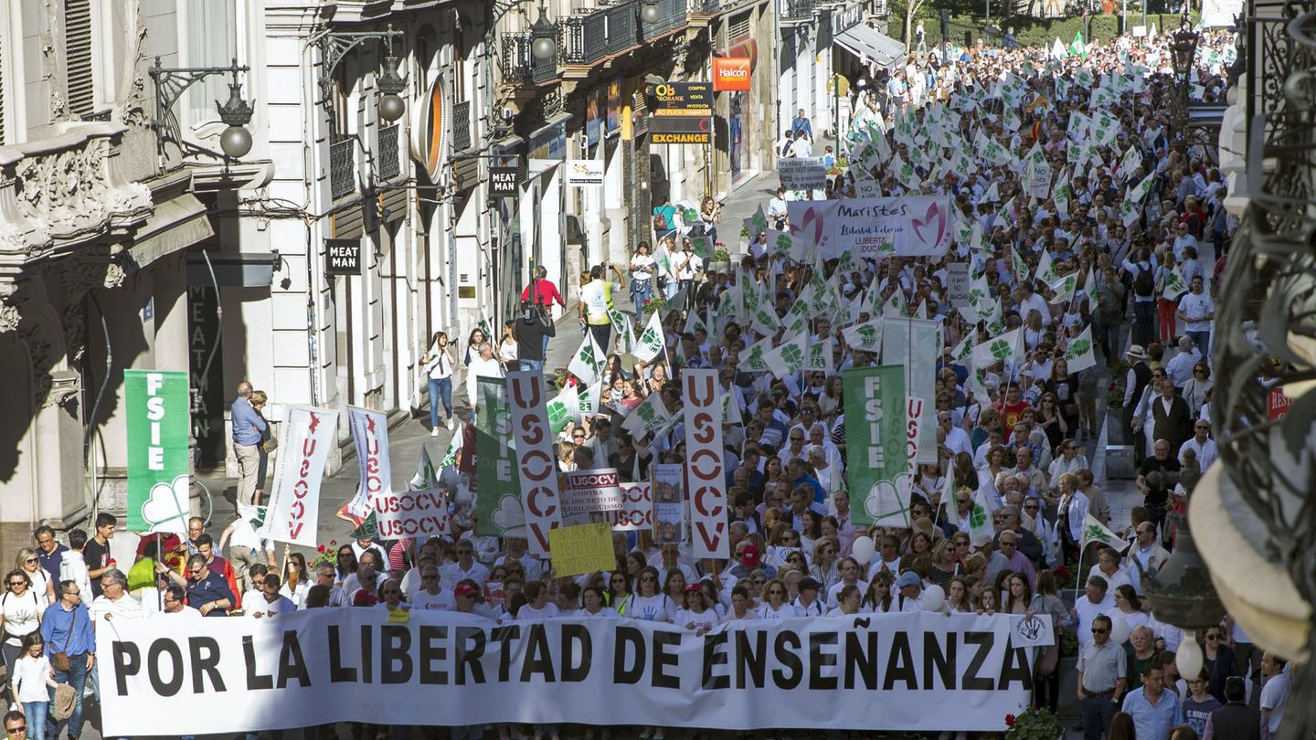 La manifestación del sábado en Valencia reunió a más de 30.000 personas, según los organizadores. (EFE)