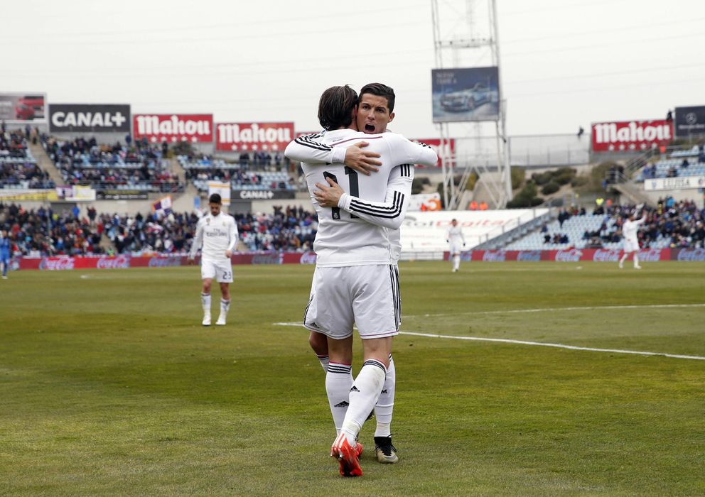 Foto: Bale y Cristiano celebran un gol en el Coliseum de Getafe (EFE)