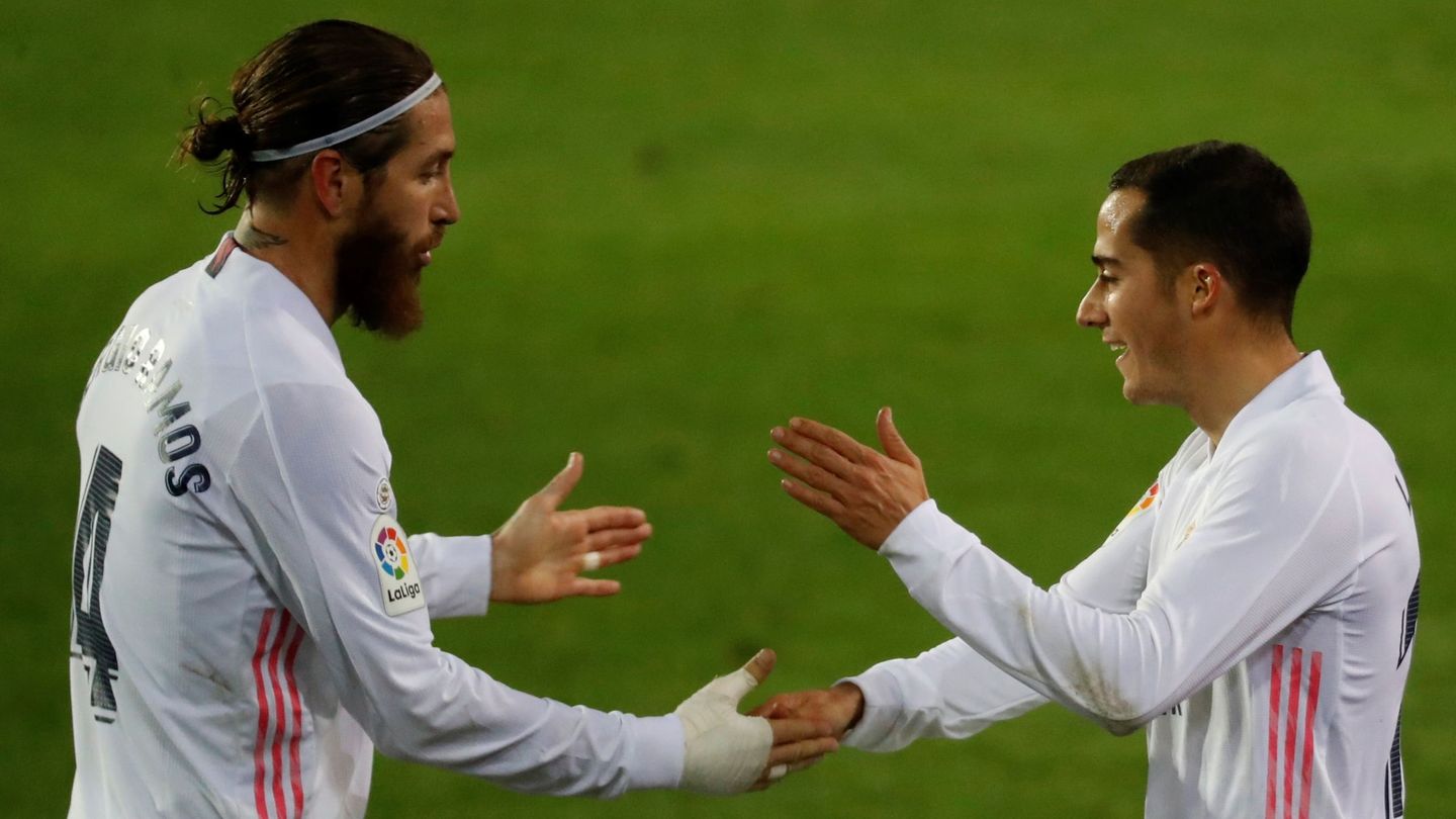 Sergio Ramos y Lucas Vázquez celebran un gol. (EFE)