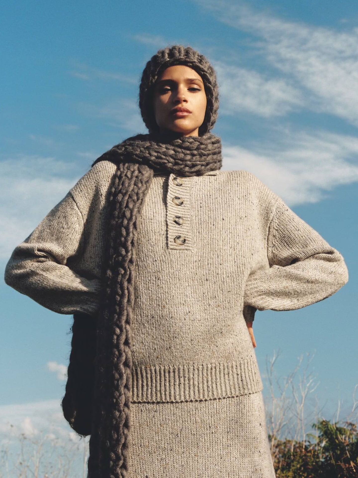 Bufanda de lana rebajada. (Zara/Cortesía)