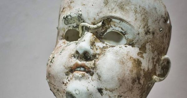 Foto: La cabeza de porcelana ha aguantado debajo del mar durante 60 años (Catawiki)