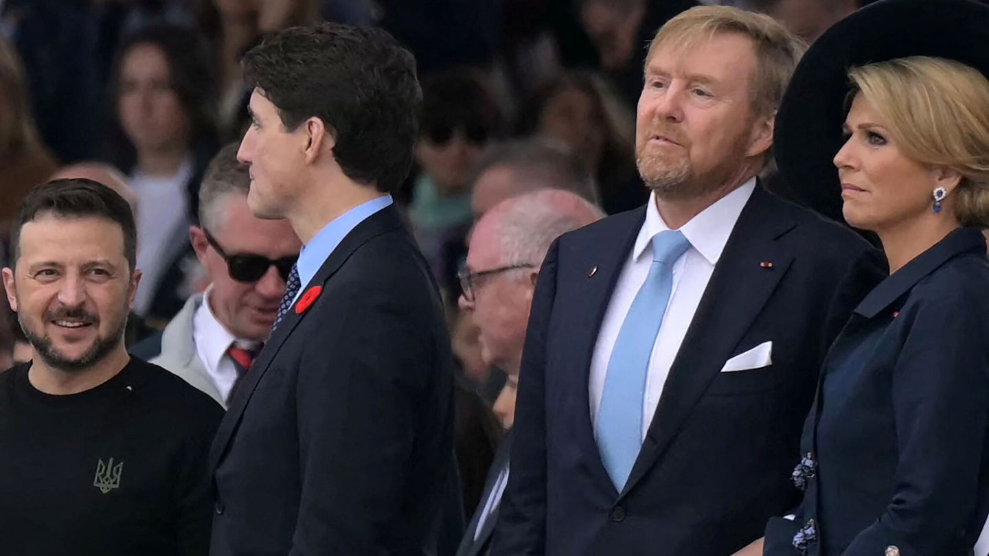 Los reyes de Holanda junto a Zelenski y Justin Trudeau. (EFE)