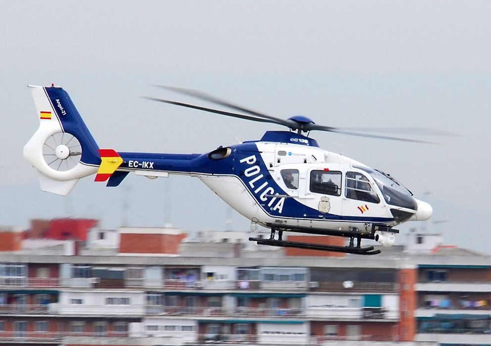 Foto: Helicóptero de la Policía Nacional EC-135 (José A. / @cosasdevolar)