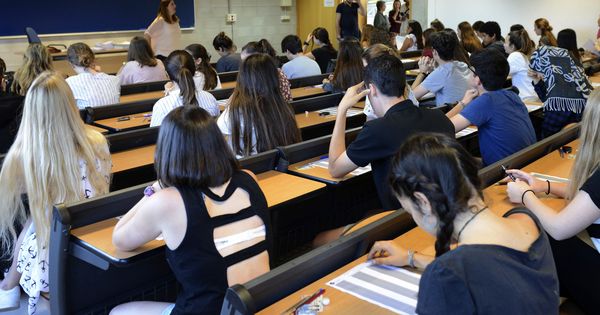 Foto: Comienzan los exámenes en Baleares, Aragón, Comunidad Valenciana, Extremadura, Madrid y La Rioja. (Efe/Cati Cladera)