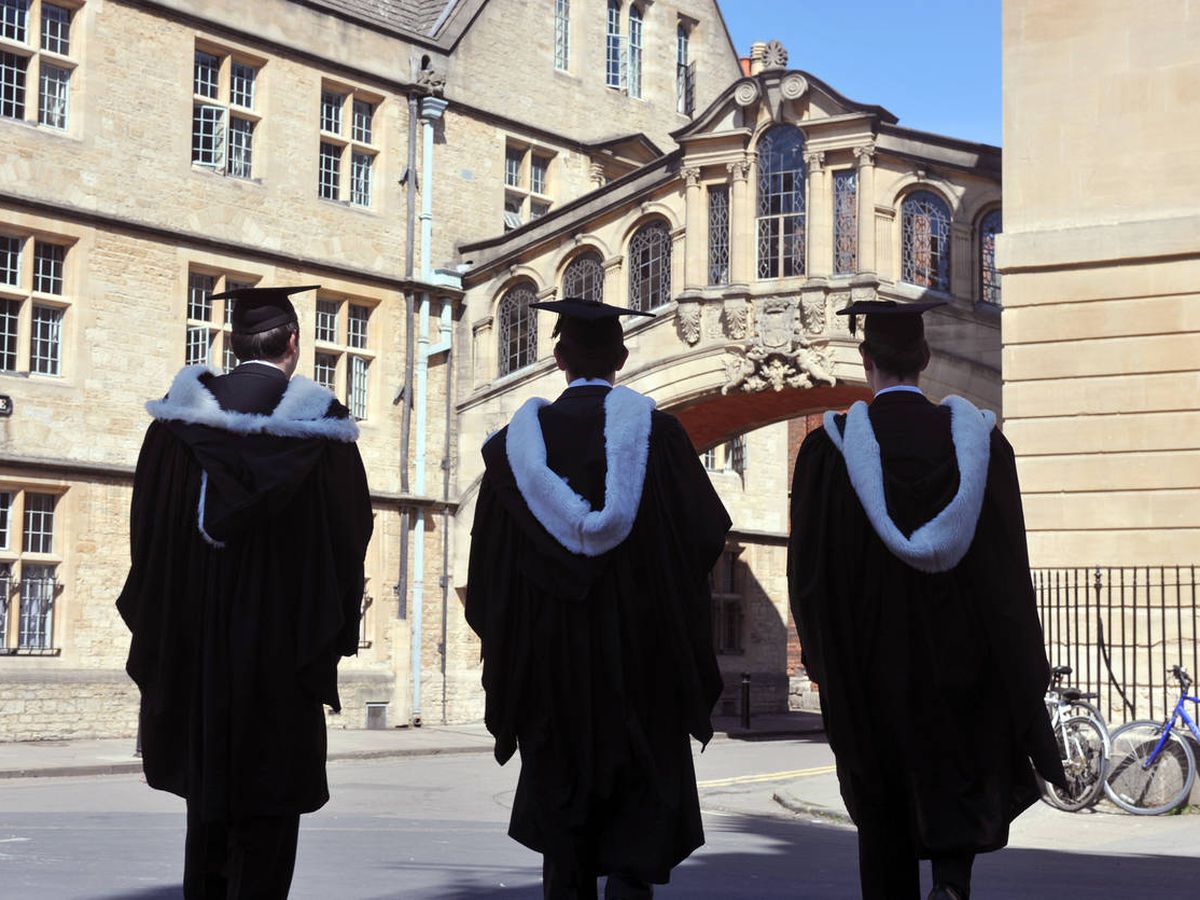 Foto: Graduados de la Universidad de Oxford. 
