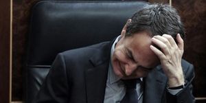 Zapatero entierra su última promesa electoral con la prórroga de las nucleares
