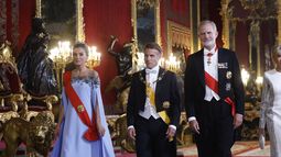 La cena de gala de Emmanuel y Brigitte Macron con los Reyes en su primera visita de Estado a España, en directo