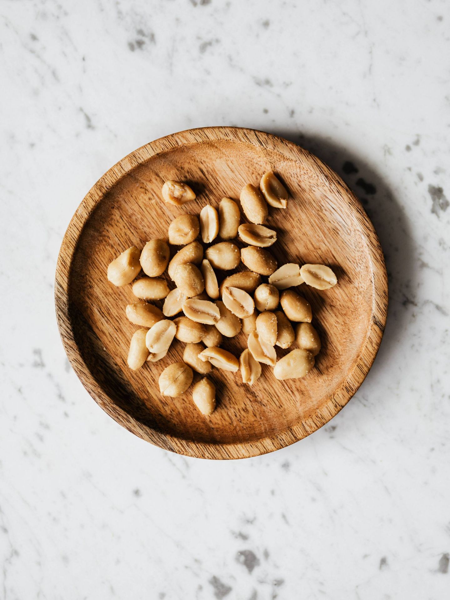 Los cacahuetes también son una buena fuente de nutrientes. (Pexels/ Karolina Grabowska)