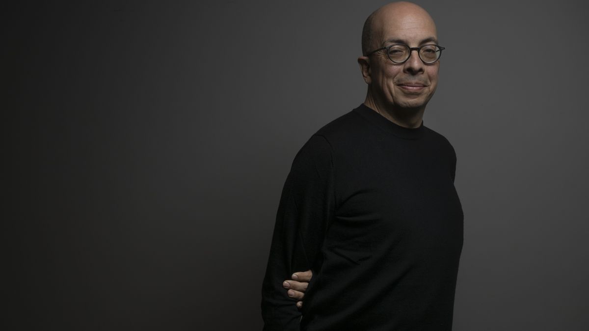 ¿Nos iría mejor con una IA al mando? El dilema que pone sobre la mesa la nueva novela de Jorge Volpi
