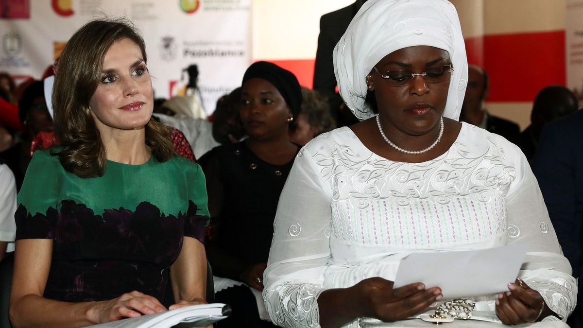 Rolex, Chanel... La lujosa puesta en escena de la primera dama de Senegal ante Letizia