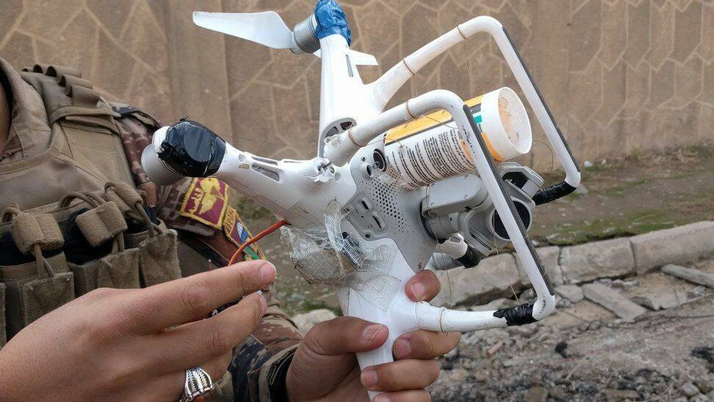 Dron comercial Phantom modificado para llevar explosivos. (MR Shutterback-BBC)