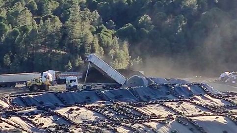 Una polvareda tóxica acompaña la llegada de residuos de Montenegro a Nerva