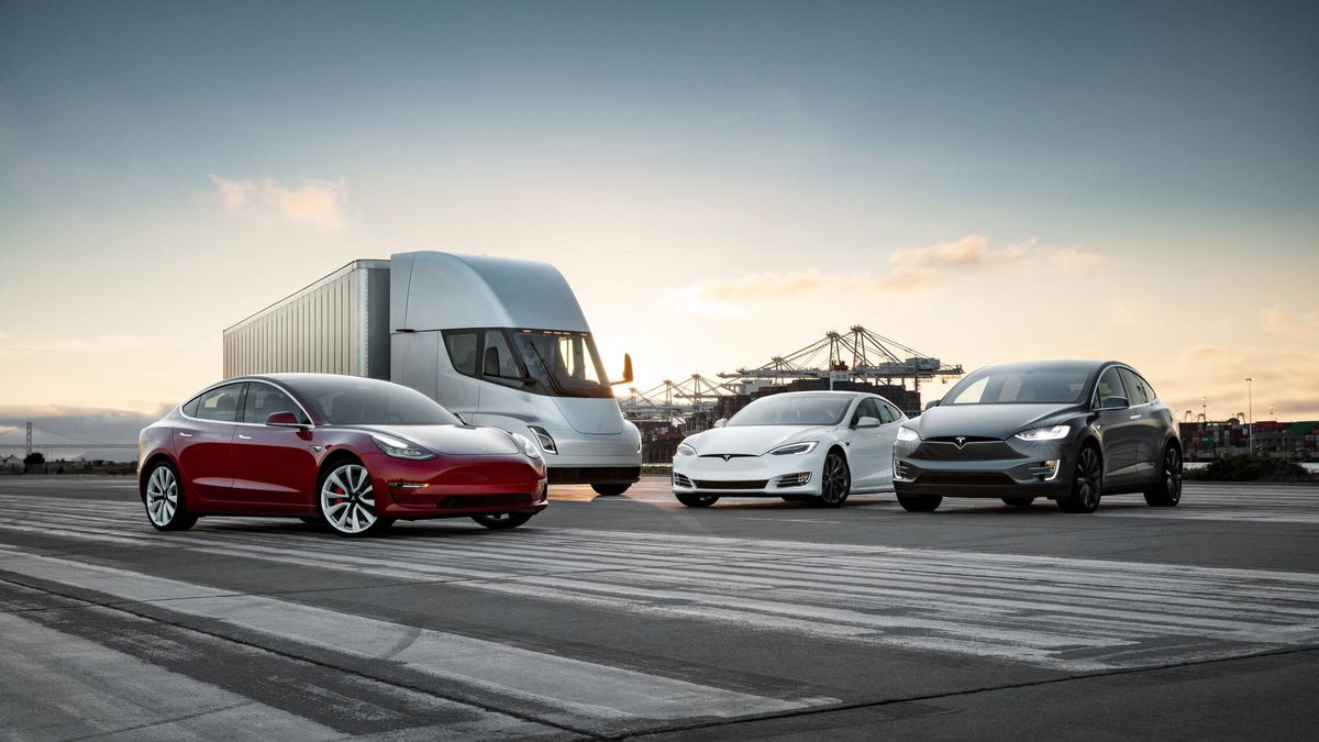 Musk confirma tres modelos más en Tesla: un coche compacto, un comercial y un autobús