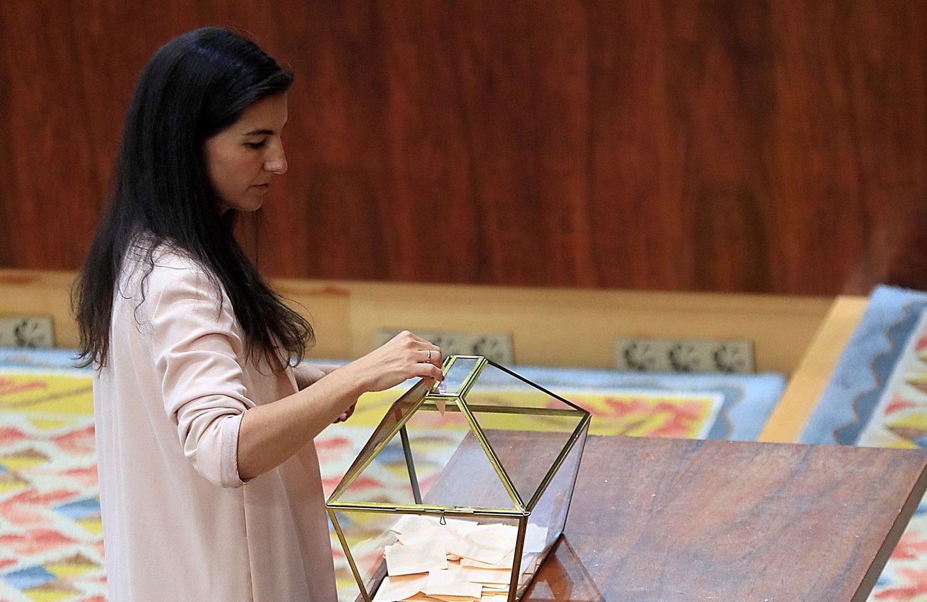 La líder de Vox, Rocío Monasterio, en las votaciones de este martes en la Asamblea