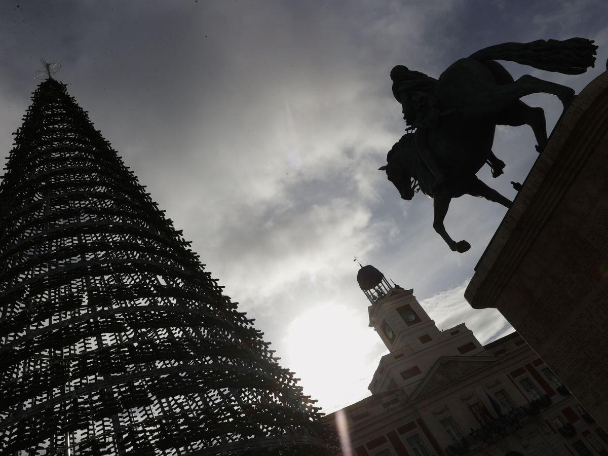 Foto: Fotografía de la madrileña Puerta del Sol. (EFE/Mariscal)