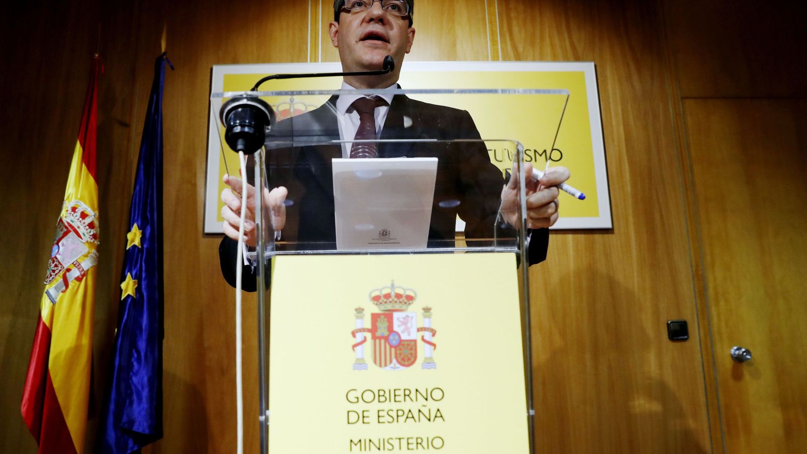 Foto: El ministro de Energía, Álvaro Nadal, durante la rueda de prensa ofrecida ayer en la sede del ministerio.