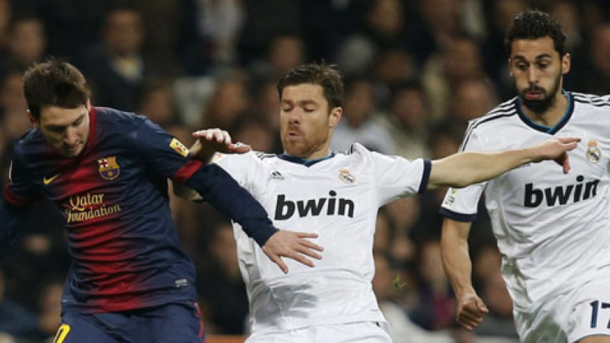 Messi, Alves, Xabi Alonso y Arbeloa abren una nueva batalla entre Real Madrid y Barcelona