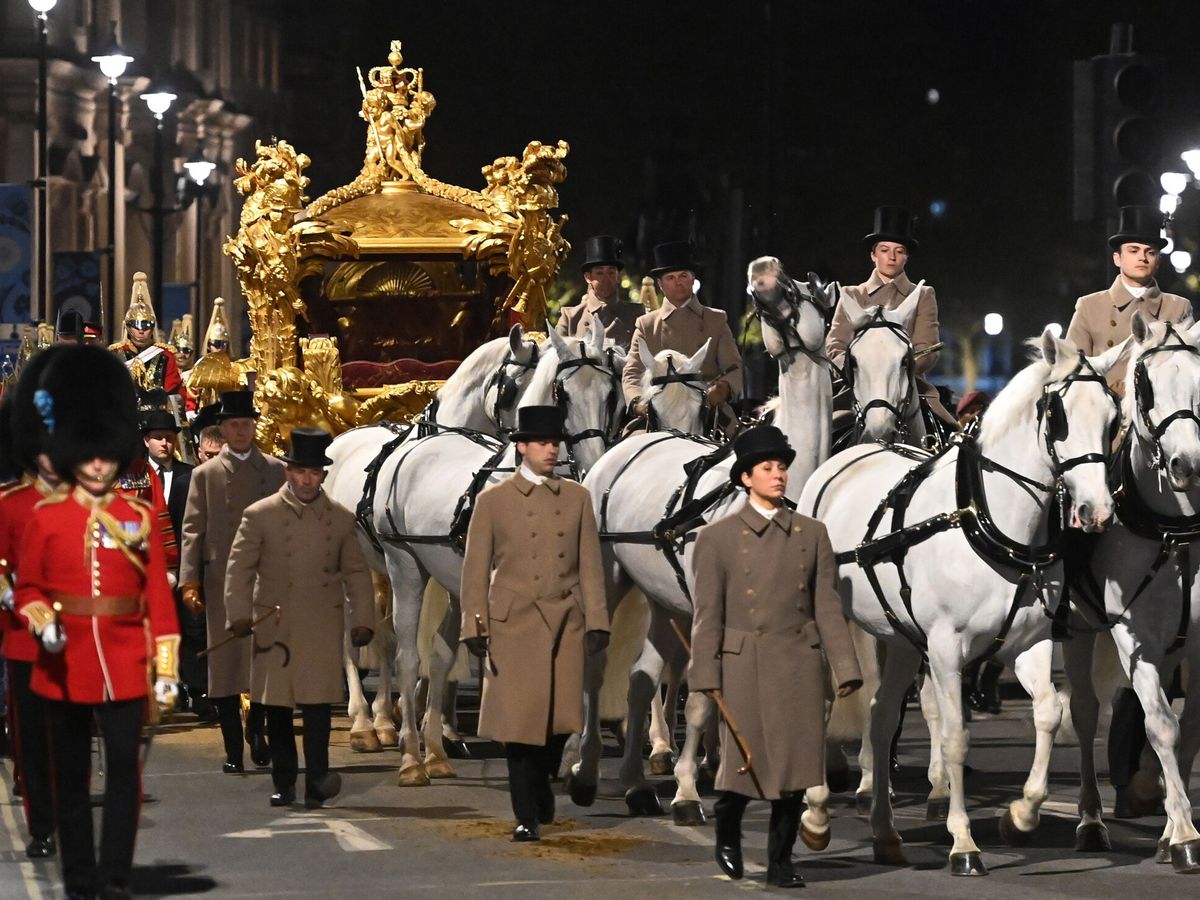 Foto: Ensayo de la coronación de Carlos III por las calles de Londres. (EFE/EPA/Andy Rain)