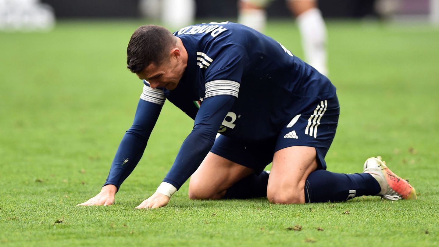 Cristiano Ronaldo, frustrado después de fallar un gol. (Reuters)