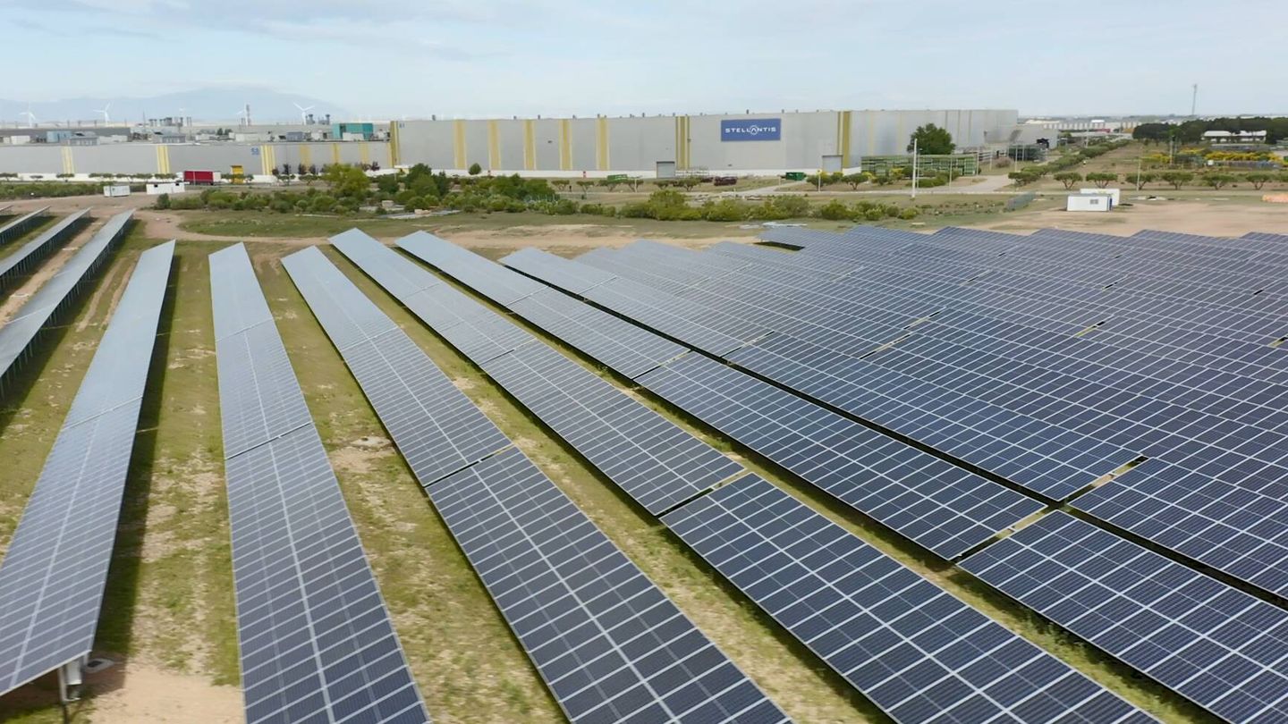 Para 2024 la planta de Zaragoza cubrirá con autoconsumo verde el 80% de su energía anual.