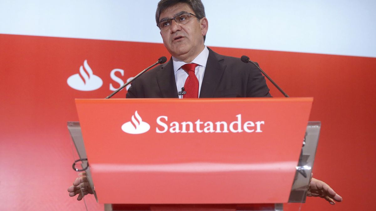 Santander insiste en cobrar 2 euros y proclama el triunfo de "quien tiene el cajero"