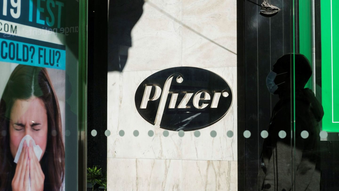 Fachada de unas oficinas de Pfizer. (Reuters)