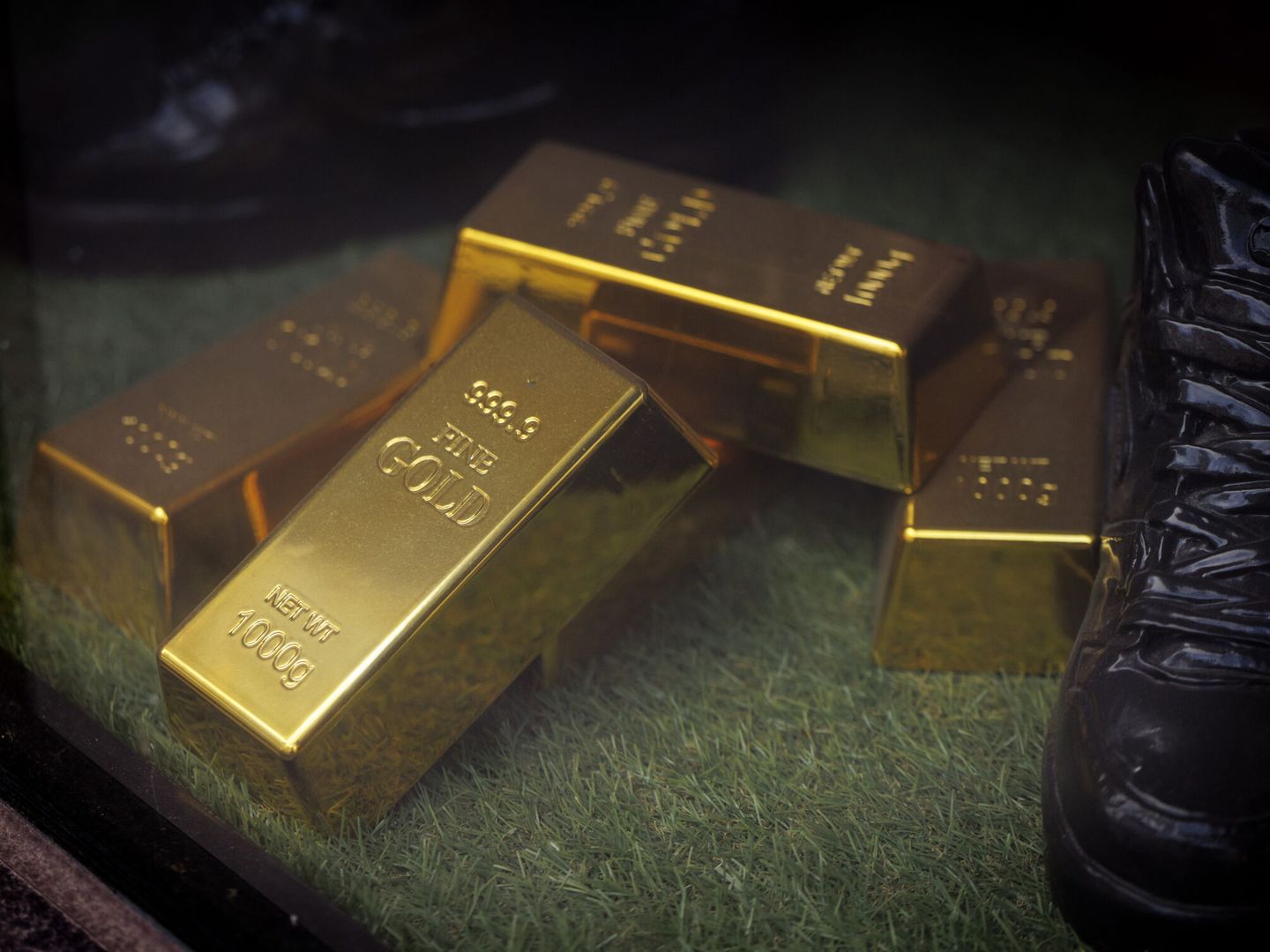 El oro (+65%) y la plata (+145%) brillan en 2025: firman su mejor ...