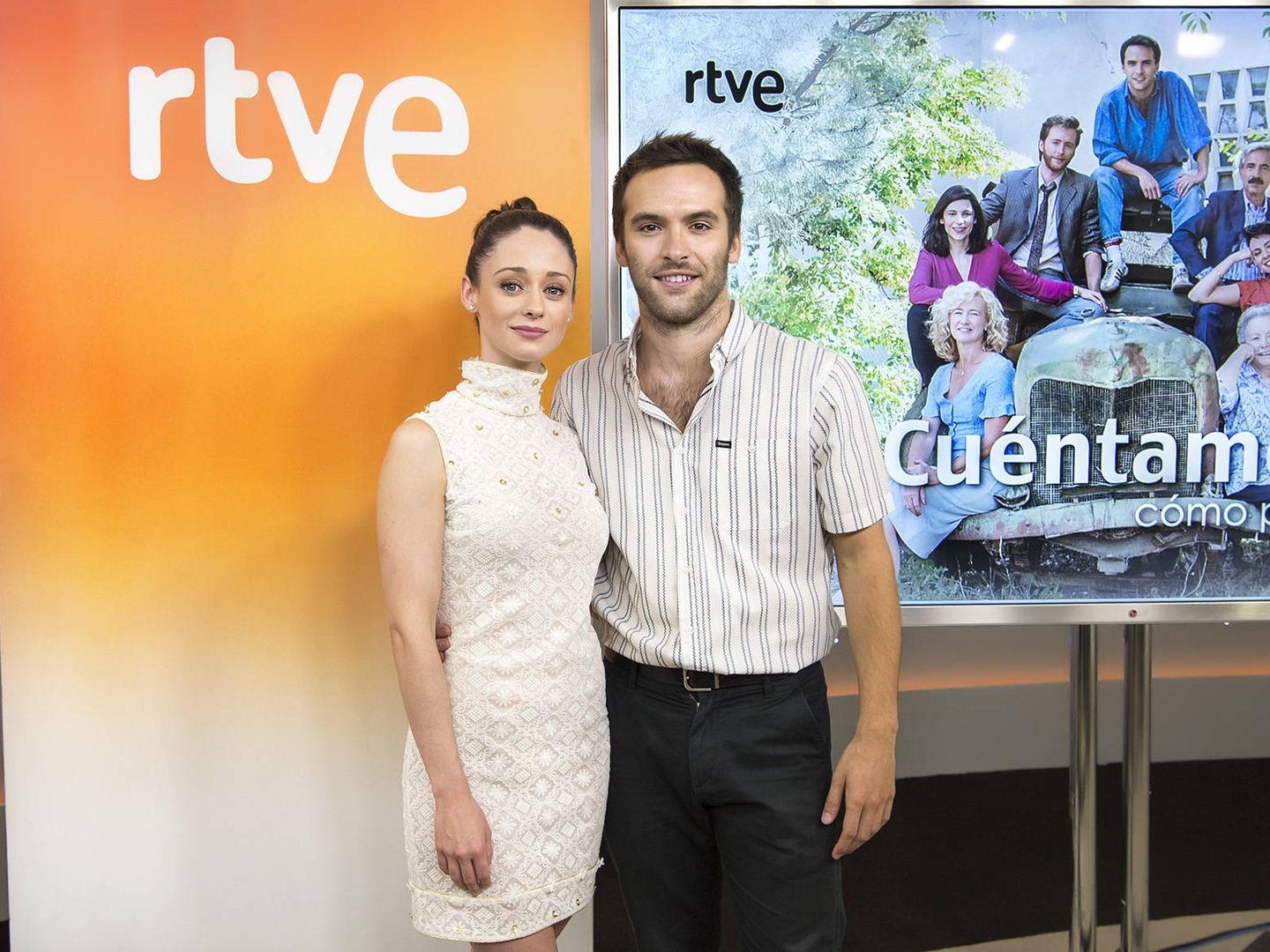 Ricardo Gómez y Elena Rivera, protagonistas de 'Cuéntame'. (TVE)