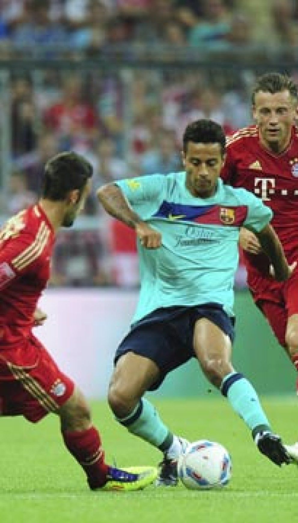 Foto: Thiago, el 'fichaje' del Barça, se exhibe ante el Bayern con un doblete