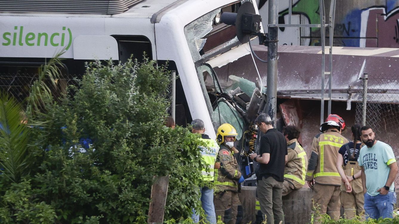 Un muerto y 86 heridos por un choque de trenes en Sant Boi de Llobregat