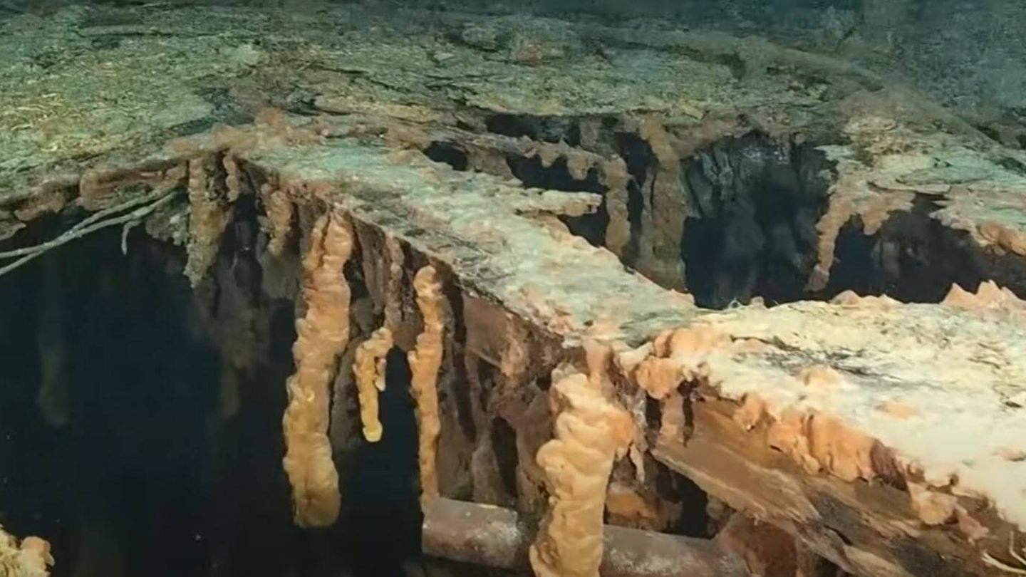 El ingeniero explica cómo los restos del Titanic se están destruyendo poco a poco. (YouTube/CBC/Radio Canada)