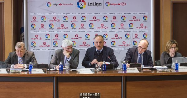 Foto: Javier Tebas habló en rueda de prensa este miércoles tras la Asamblea General Extraordinaria de LaLiga. (EFE)