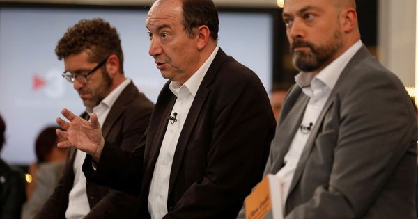 Foto: Marc Colomer, director de ACN, con Vicent Sanchis, director de TV3 y Saúl Gordillo, director de Catalunya Radio. (Reuters)