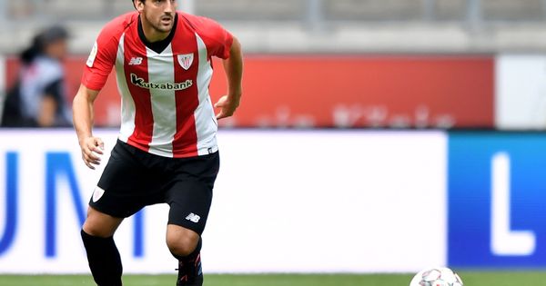 Foto: Mikel San José, durante un partido con el Athletic Club (EFE EPA/Sascha Steinbach)