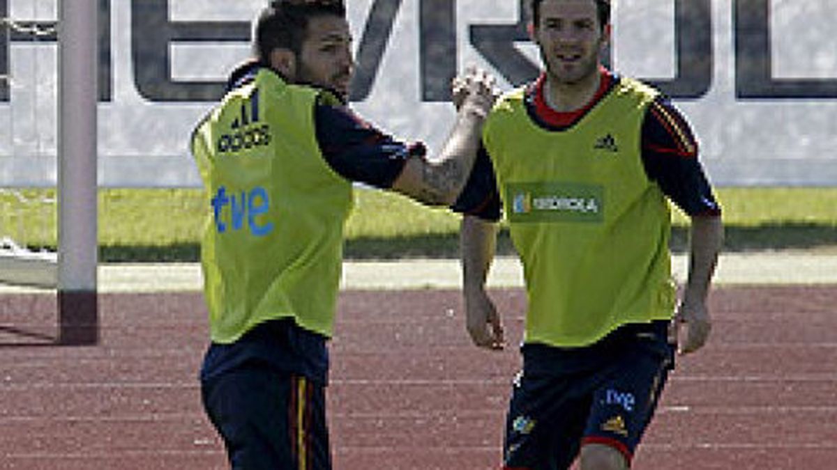 Juan Mata podría ser la llave que Cesc necesita para regresar al Barcelona