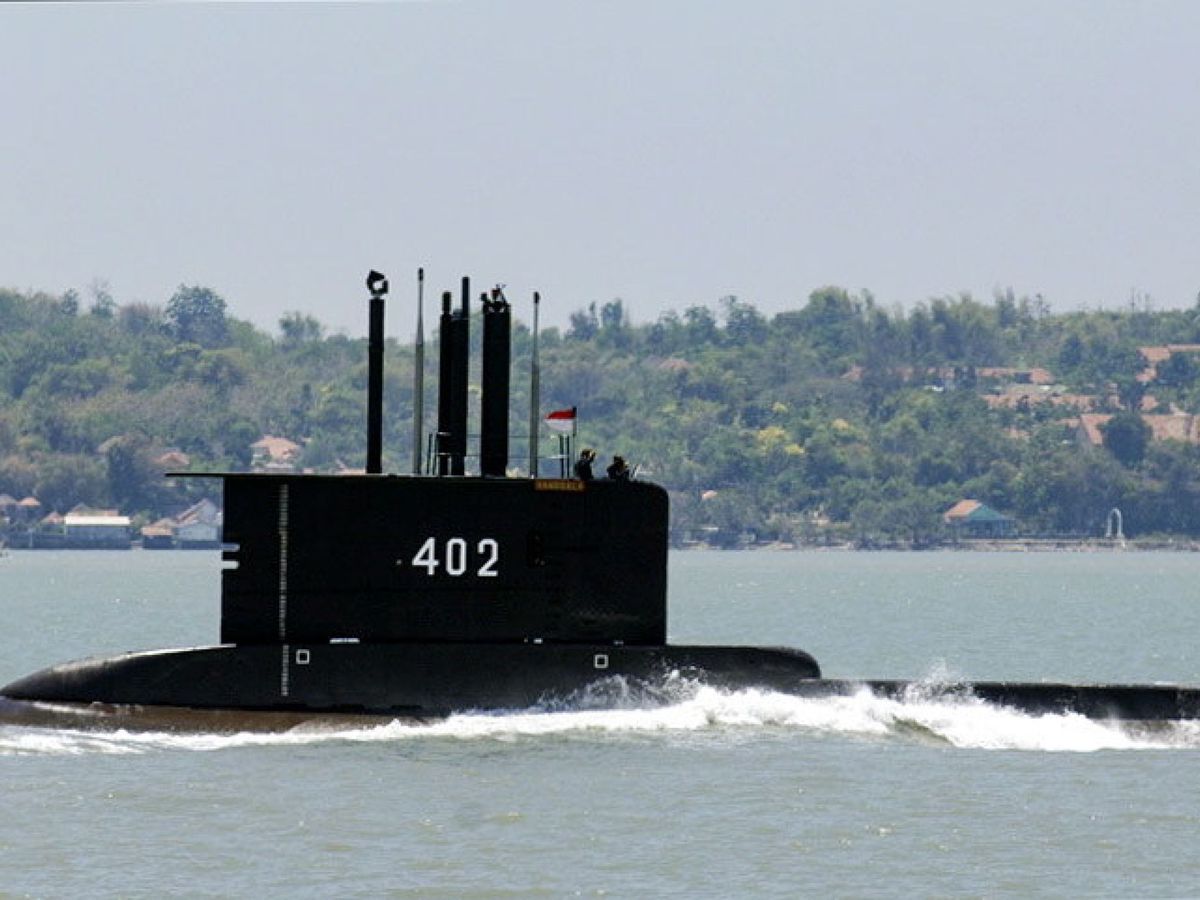 Foto: Un submarino del Ejército indonesio, perdido en la zona de Bali. (EFE)