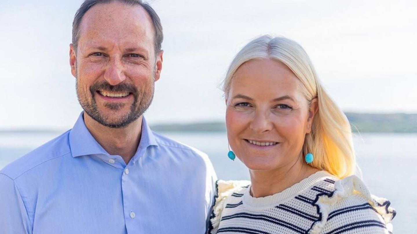 Haakon y Mette-Marit en una imagen de este verano. (Casa Real de Noruega) 