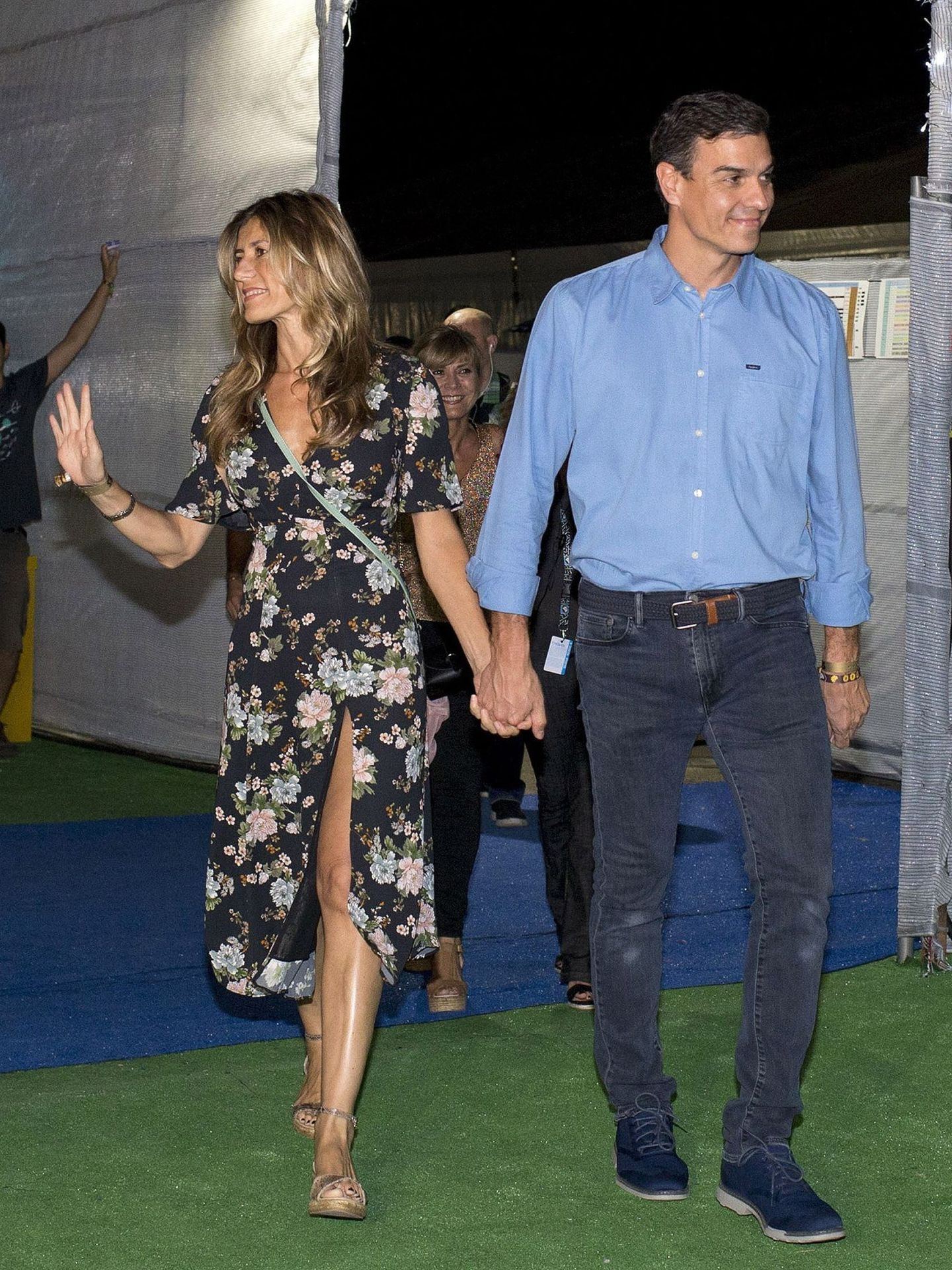 Sánchez y su esposa, Begoña Gómez, a su llegada al concierto de The Killers. (EFE)
