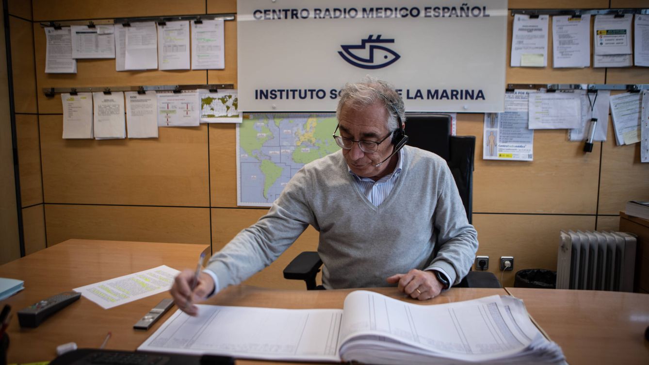 Foto: Reportaje sobre Centro de Radio Médico del Instituto Social de la Marina, en Madrid. (Isabel Blanco)