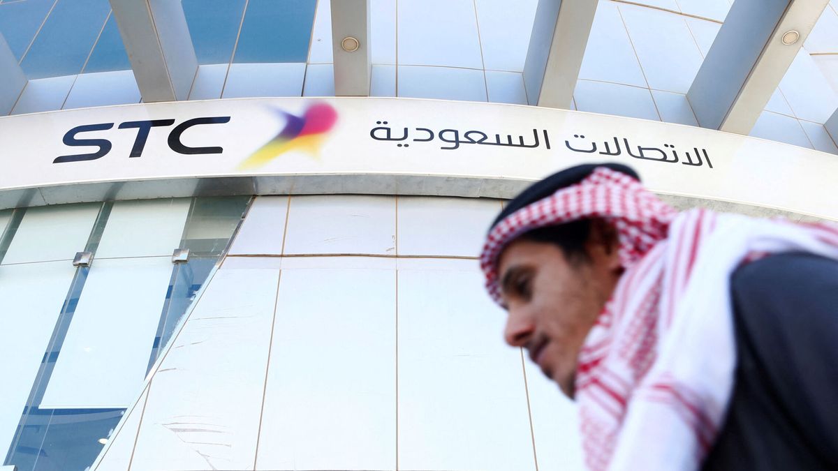 Riad asume que la entrada de la SEPI en Telefónica facilita el plácet de Moncloa a su 9,9%