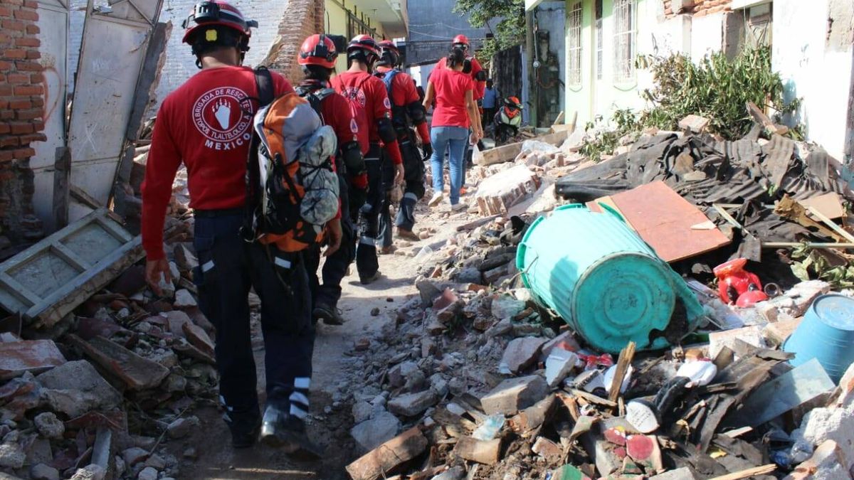 Un rescatista te explica por qué salvar a víctimas de un terremoto es más difícil de lo que crees 