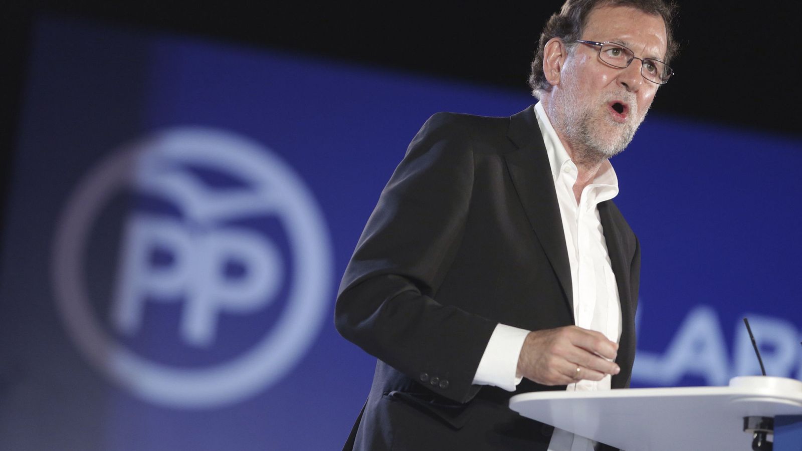 Foto: El líder del PP, Mariano Rajoy, durante su intervención en un mitin. (EFE)