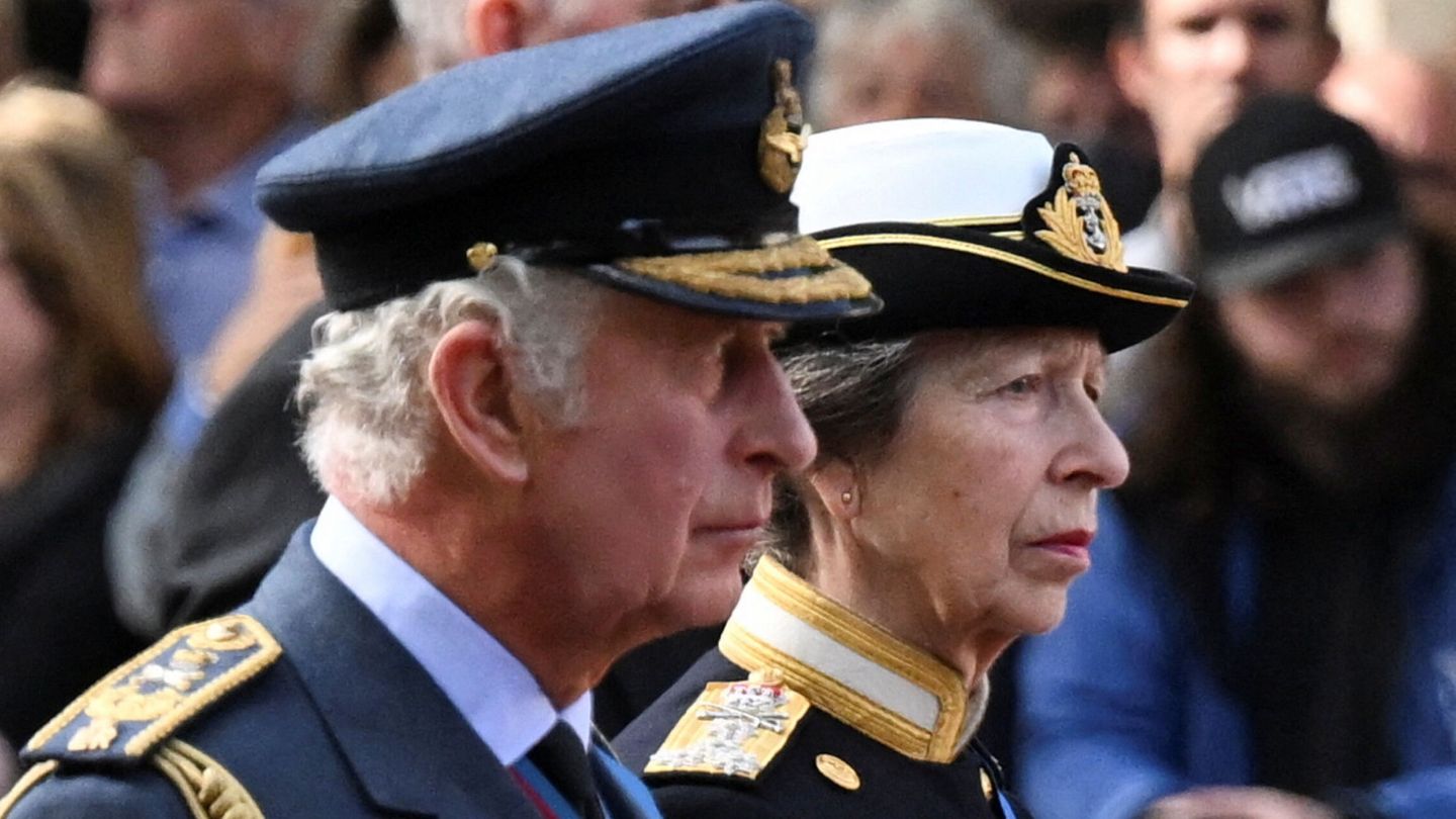 Carlos III y Ana del Reino Unido. (Reuters)