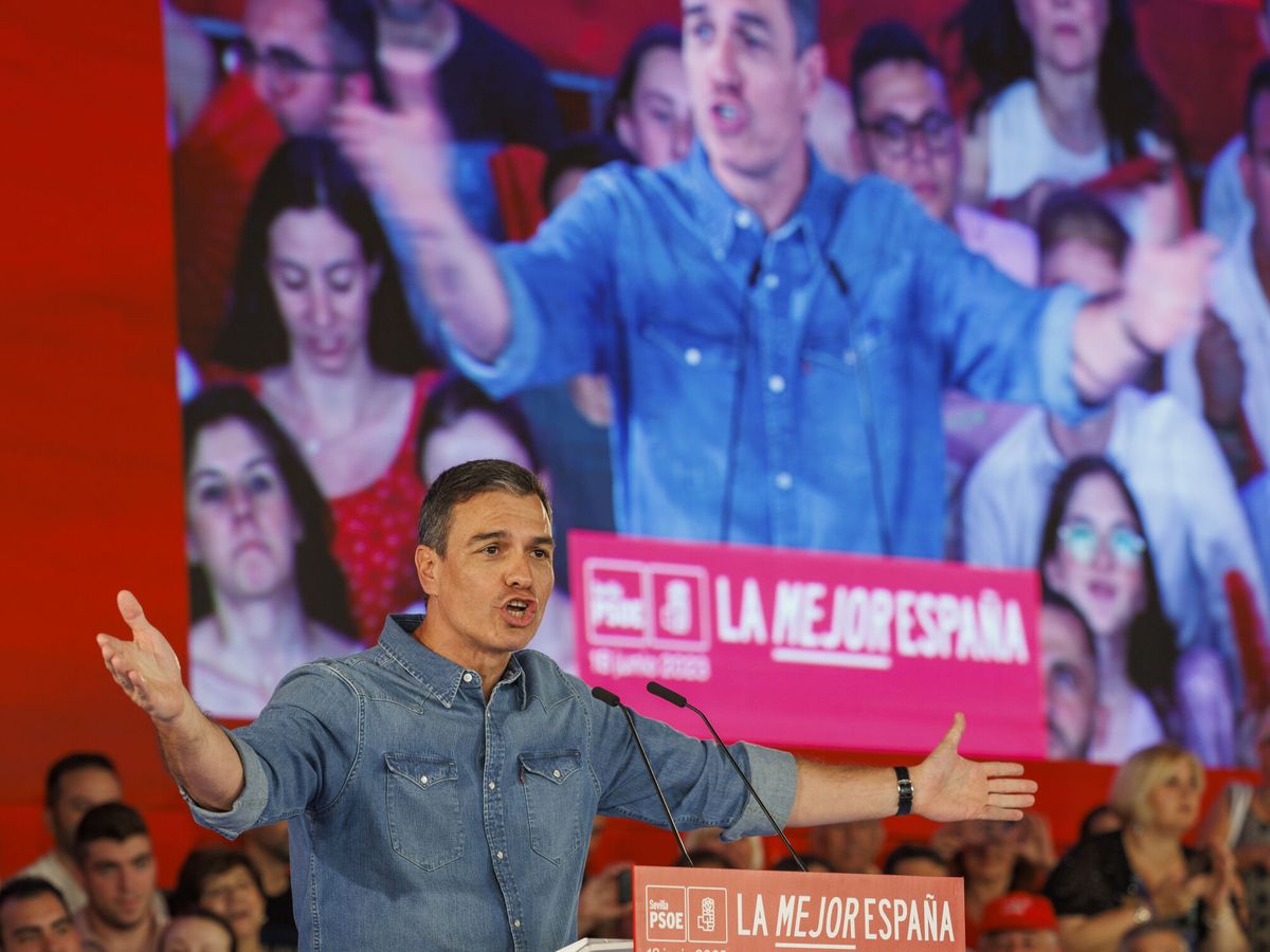 Foto: El presidente del Gobierno y candidato del PSOE a la reelección, Pedro Sánchez, este domingo durante un mitin en Dos Hermanas (Sevilla). (EFE/Julio Muñoz)
