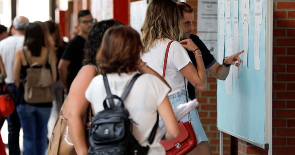 Foto: Miles de aspirantes han participado en las pruebas de docentes en la Comunidad Valenciana.