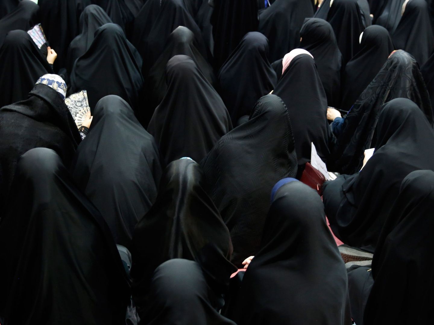 Ceremonia en apoyo al hijab obligatorio. (Reuters)