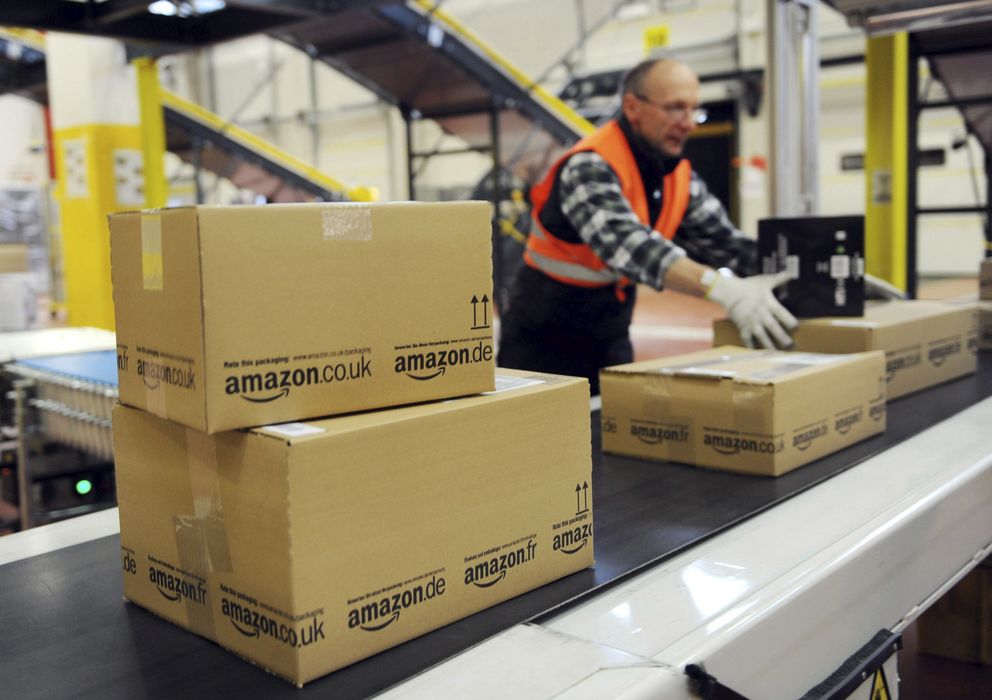 Foto: Amazon y el trato a sus trabajadores es duramente criticado por Simon Head en su último libro. (Efe/Uwe Zucchi)