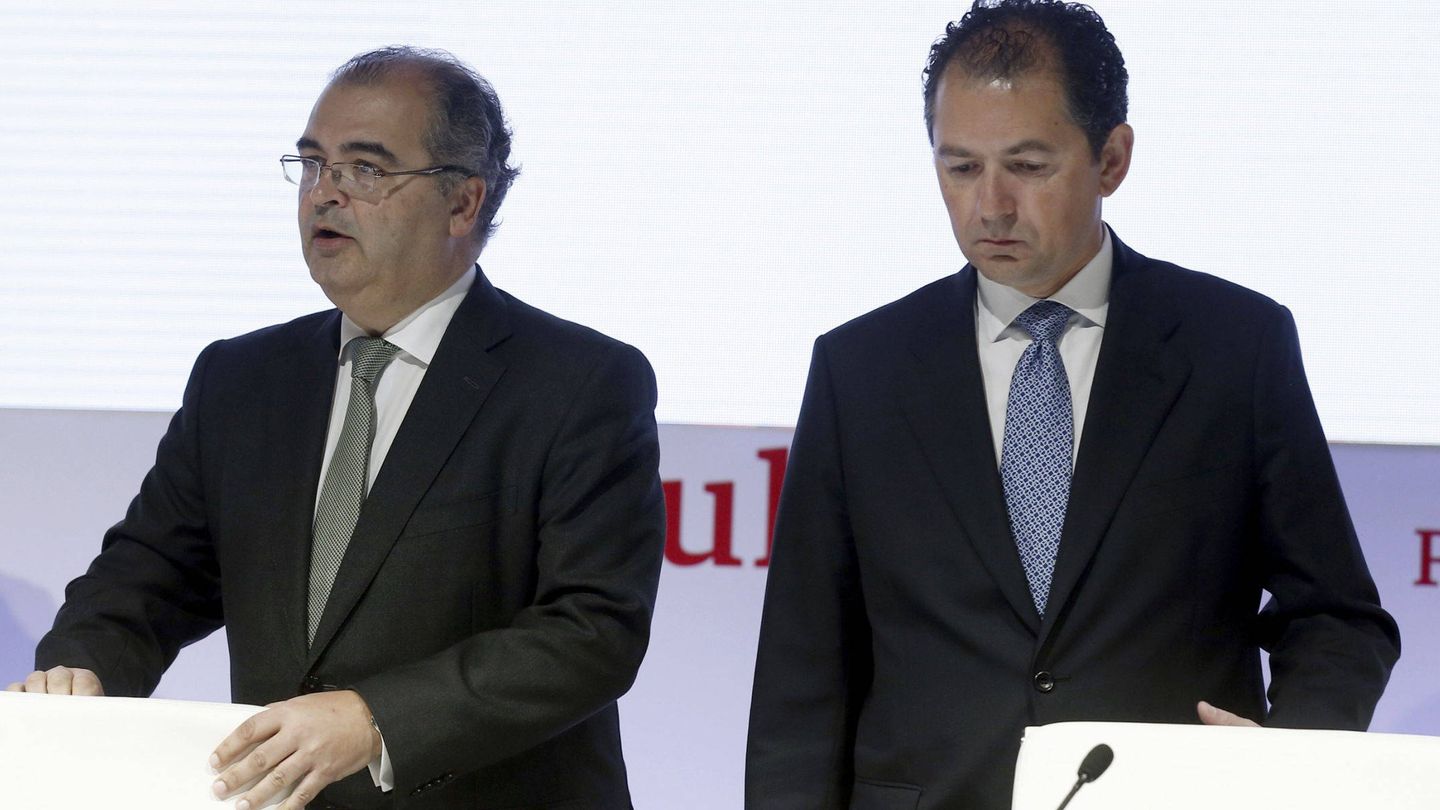Ángel Ron y Francisco Gómez, presidente y CEO del Popular en 2016. (EFE)